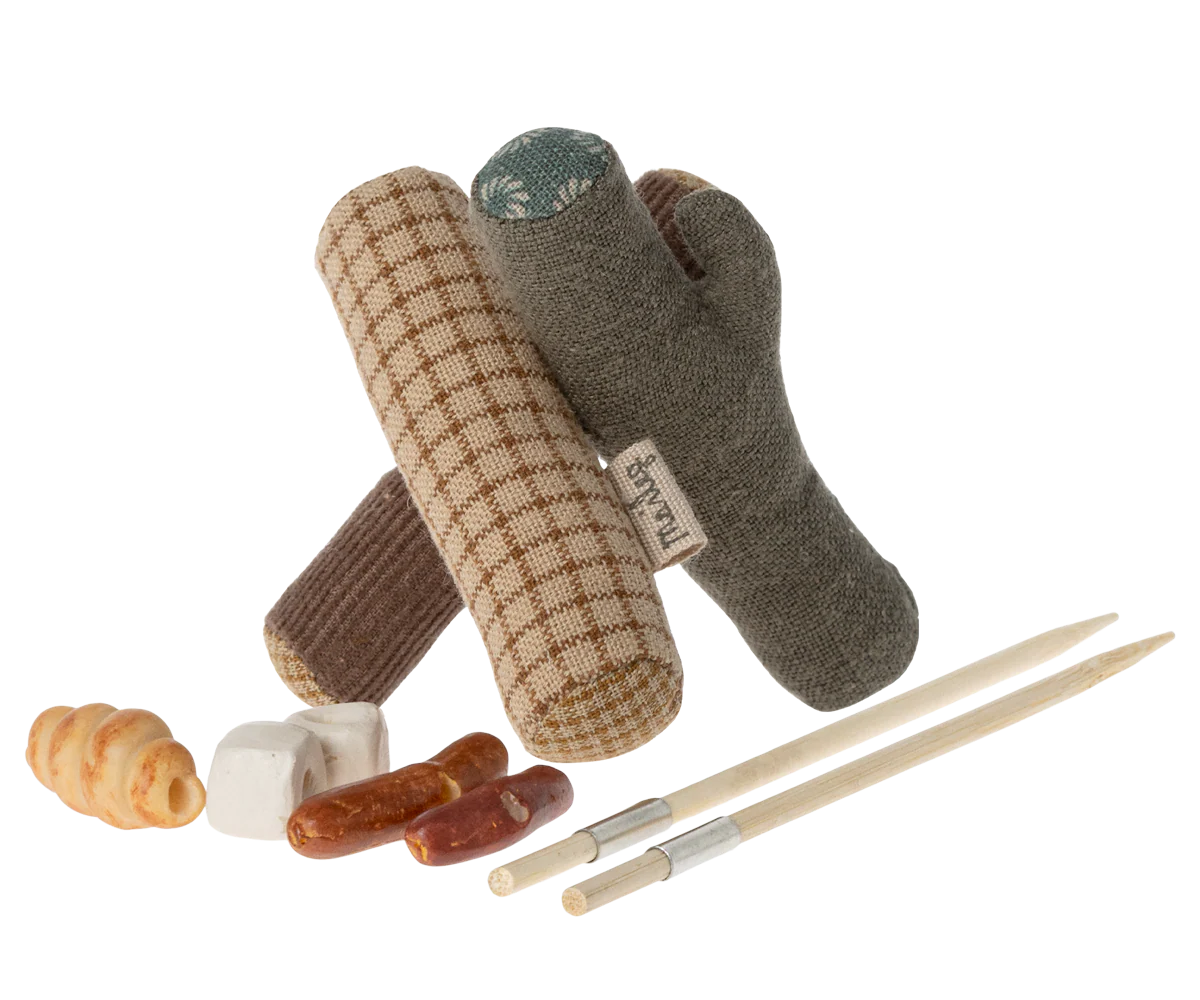 Maileg Bonfire Set, Mouse