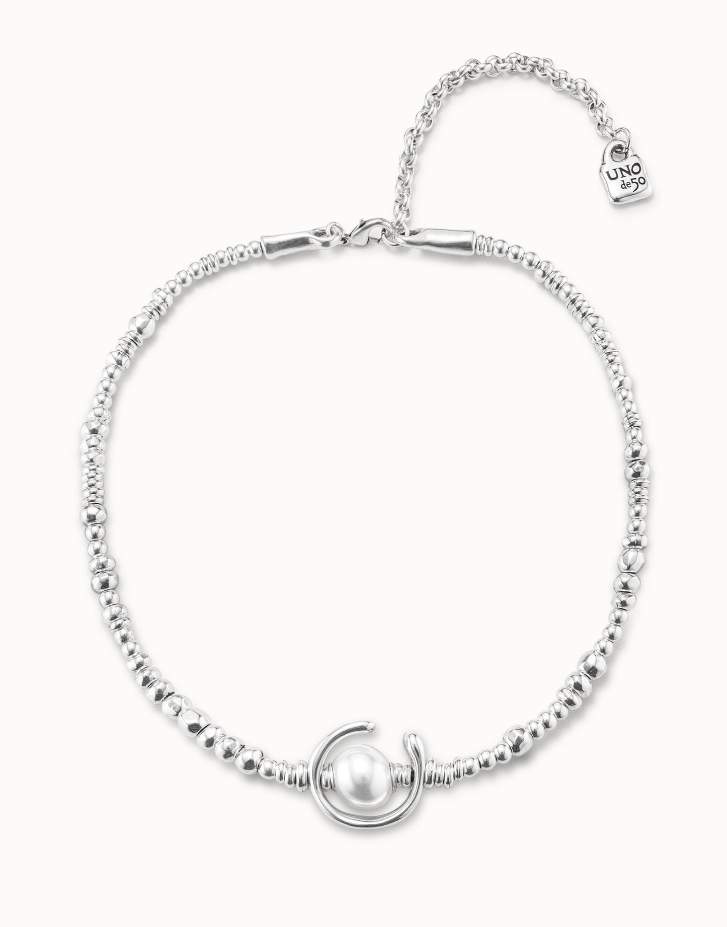 Uno Short Beaded Necklace With A Pearl
