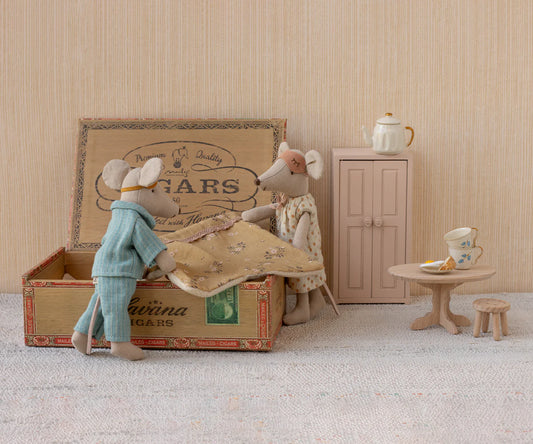 Maileg Mum & Dad Mice in Cigar Box