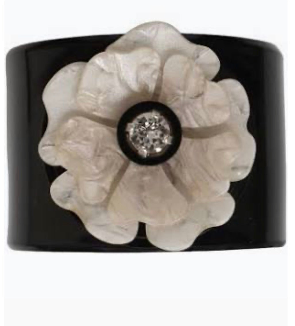 Gissa Bicalho Flower Bracelet