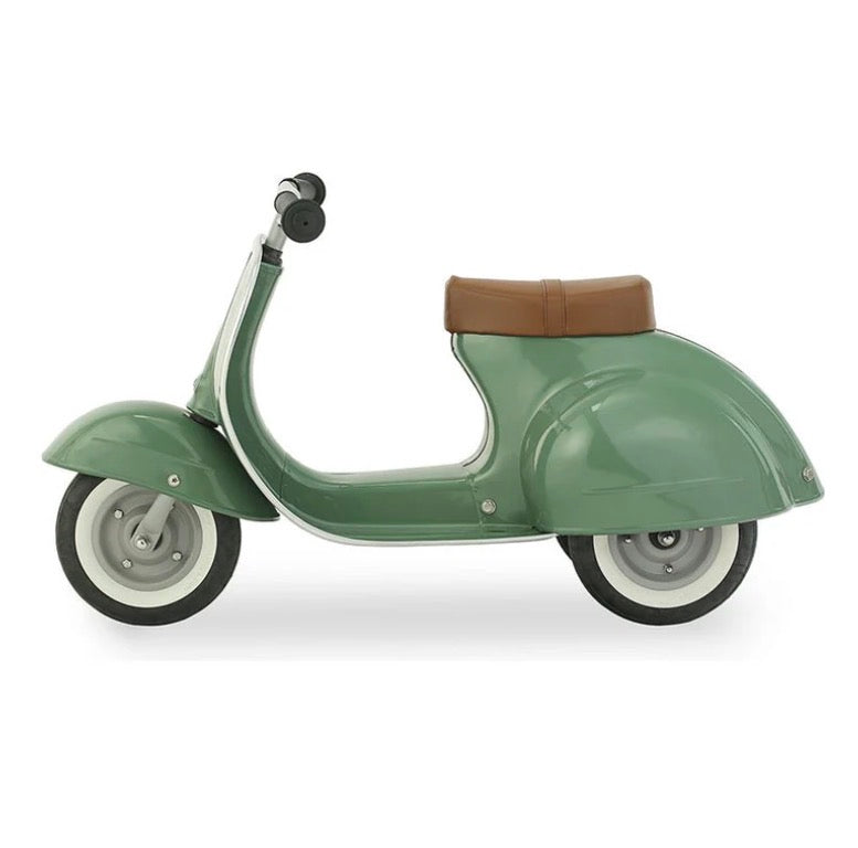 Ambosstoys Primo Ride-on Vespa