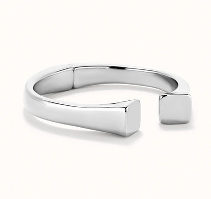 Uno Bangle Bracelet with Square Shape