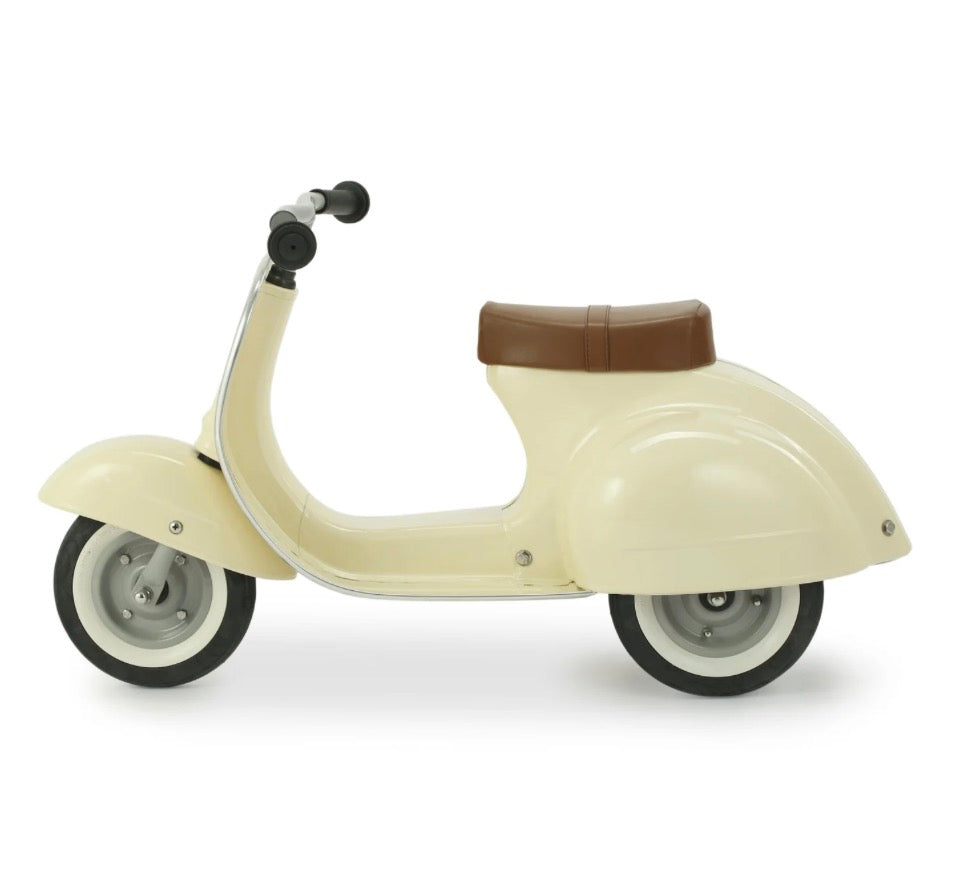 Ambosstoys Primo Ride-on Vespa