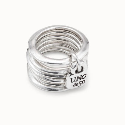 Uno de 50 Multi row ring with a charm