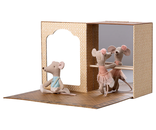 Maileg ballet mice in dance studio