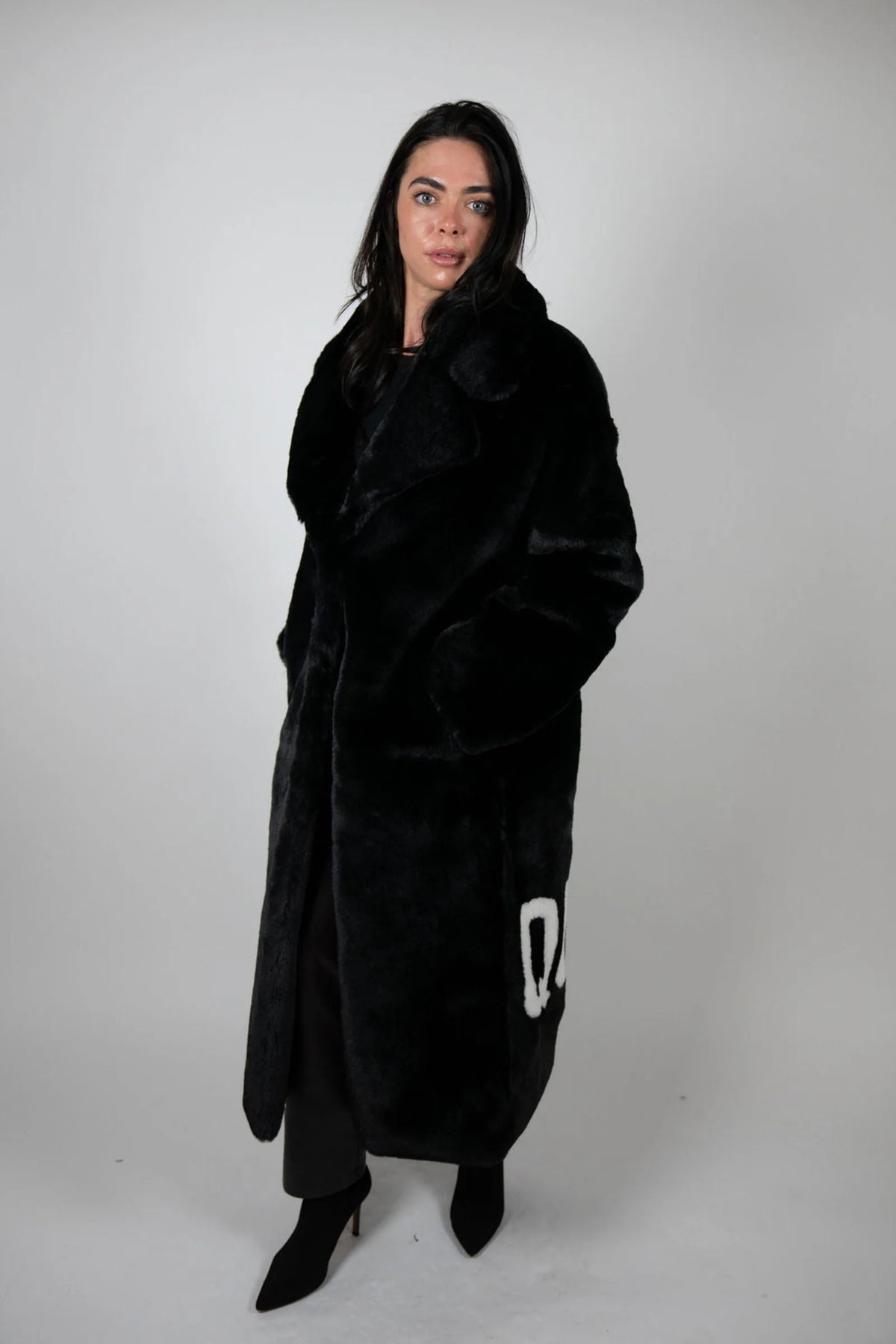 Angel Wings Ajax Queen Black Fur Coat M/L